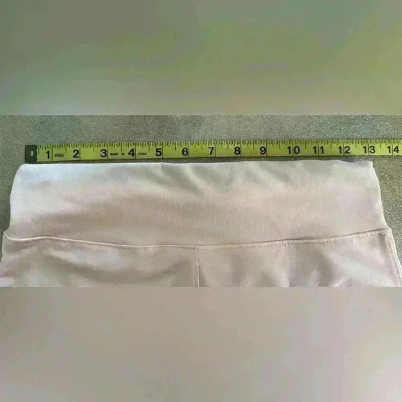 Series 8 Capri Fitness Performance Leggings (410) - Picture 7 of 9